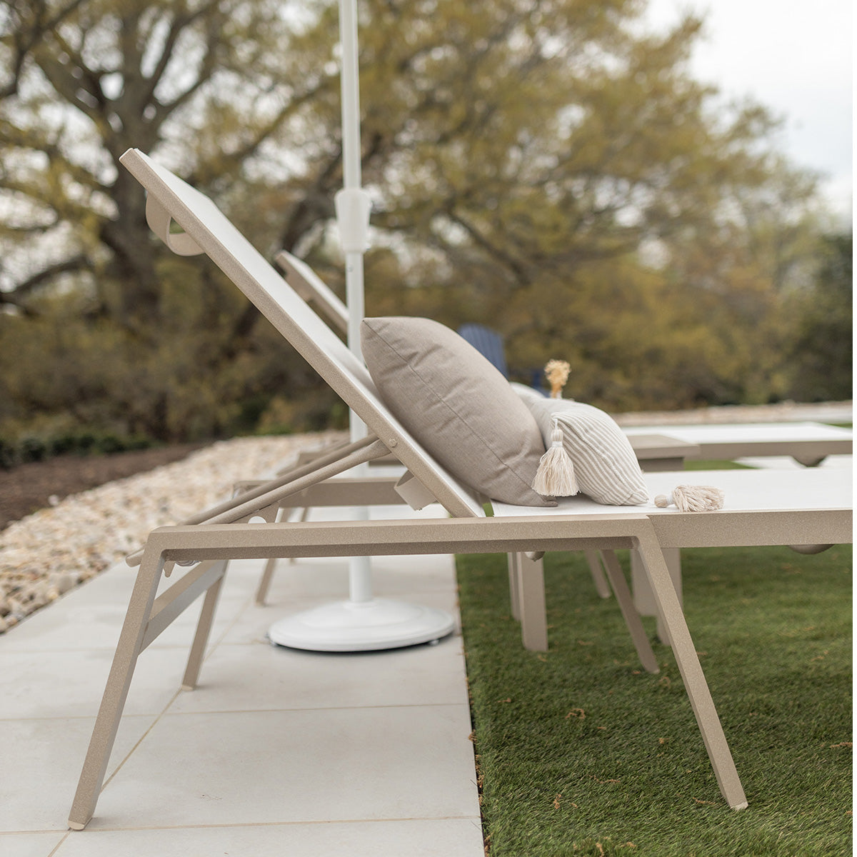 Vida Sling Chaise Lounge