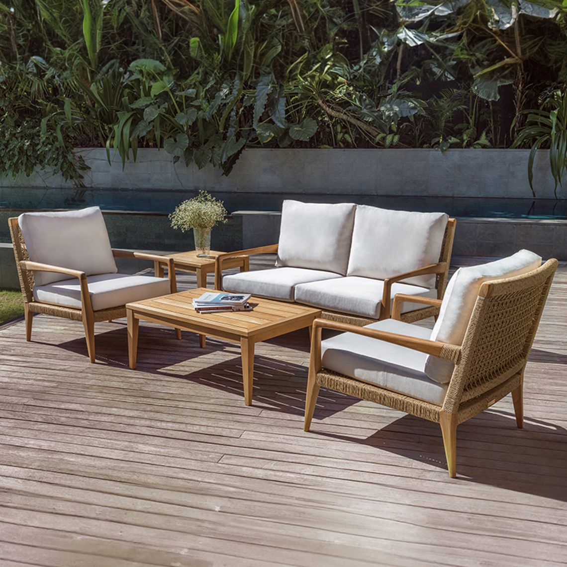 Barcelona Settee