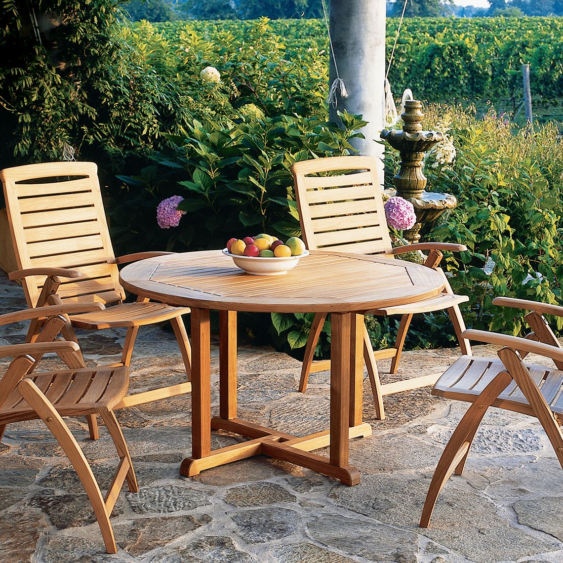 Essex 42" Round Dining Table