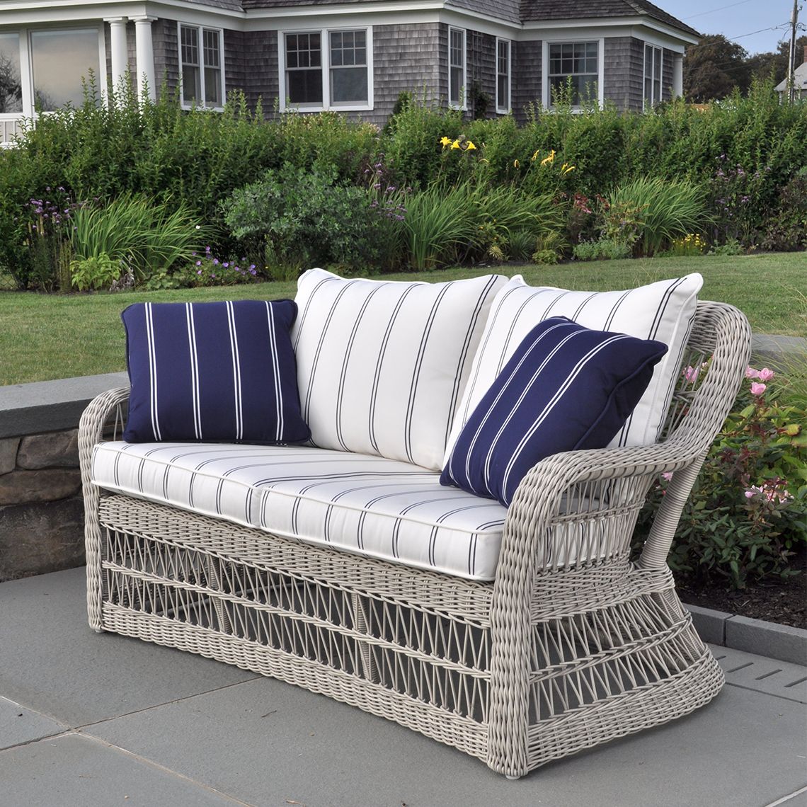 Southampton Settee