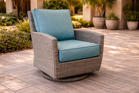 Edgewater Swivel Lounge Chair