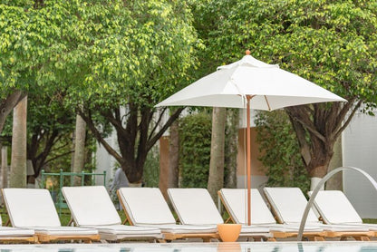 Monterey 6.5' x 6.5' Pulley Lift Square Umbrella