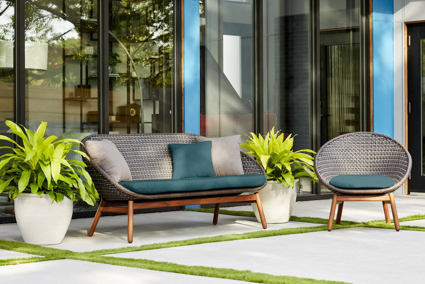 Nest Loveseat