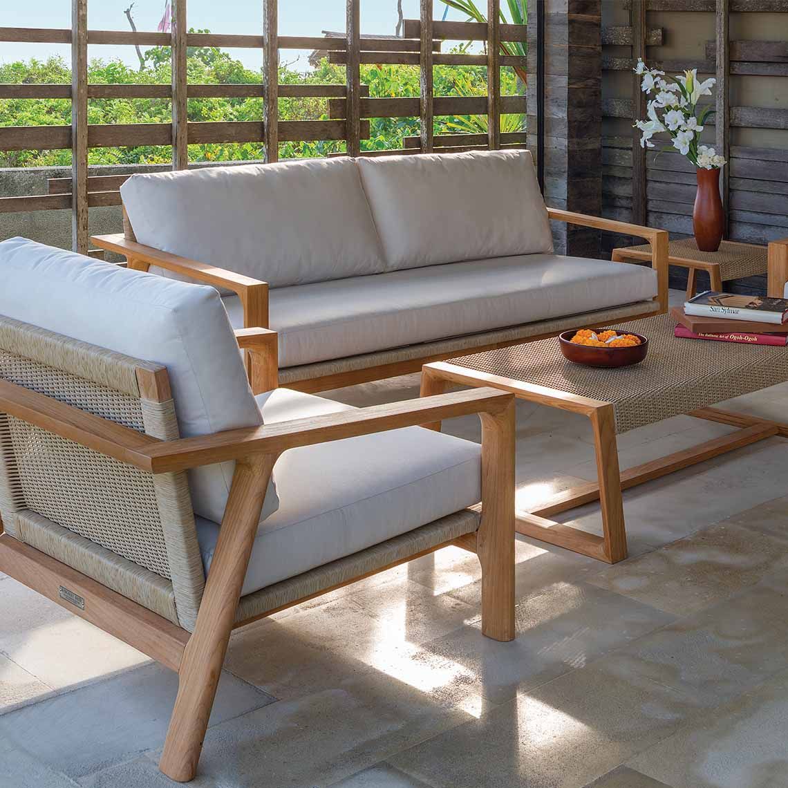 Hana Sofa