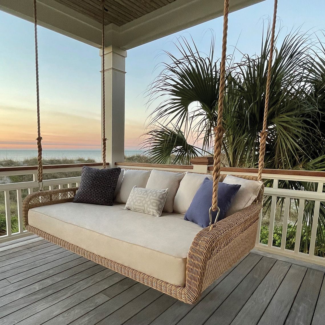Amelia Hanging Daybed