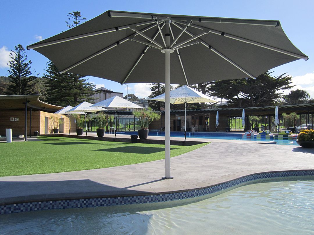 Nova Giant Telescoping 16' Octagon Umbrella